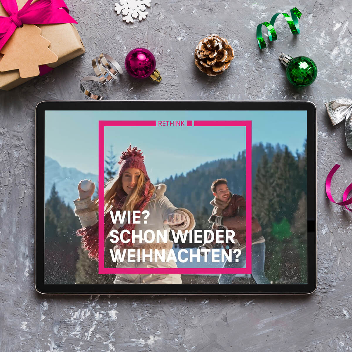 Auf diesem Bild ist der Startscreen des digitalen Weihnachtsgrußes der T-Systems zu sehne. Konzept und Produktion des Videos von tikitay werbeagentur gmbh.