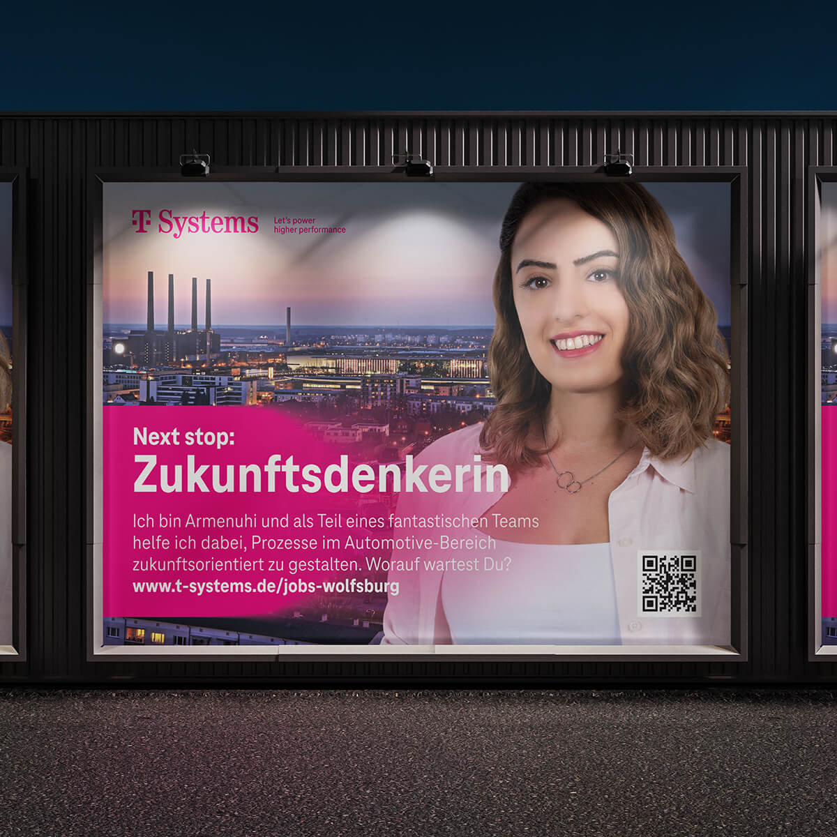 Hier sieht man eine Bushaltestelle Werbung für die Wolfsburg Kampagne der T-Systems, bei der tikitay die Planung und Umsetzung übernommen hat.