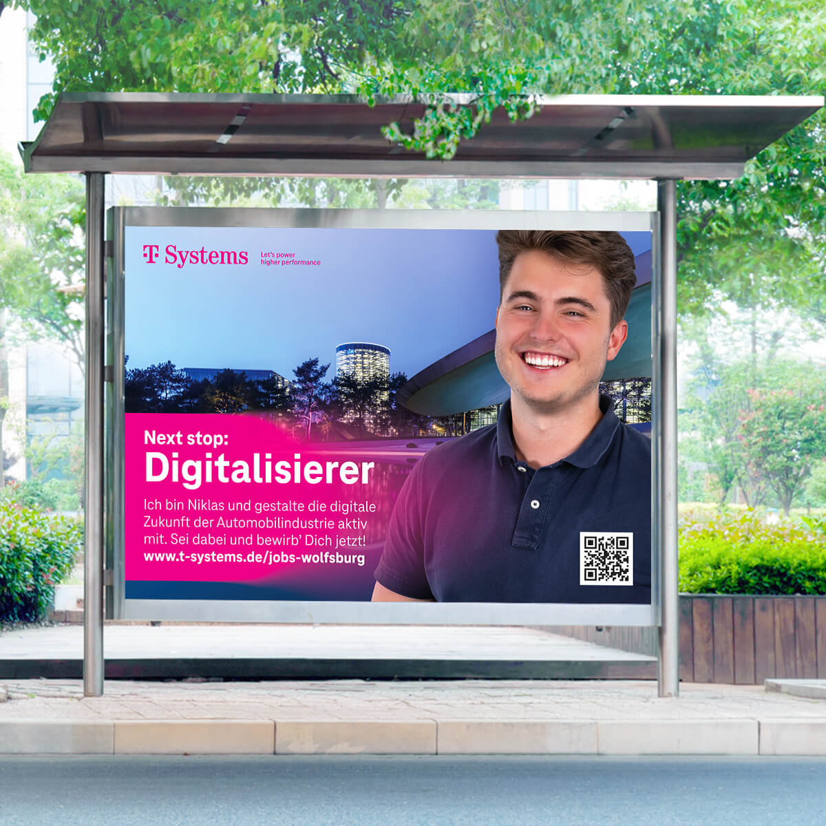 Hier ist eine Anzeigengestaltung an einer Bushaltestelle für die Wolfsburg Kampagne der T-Systems zu sehen, die von tikitay produziert wurde.